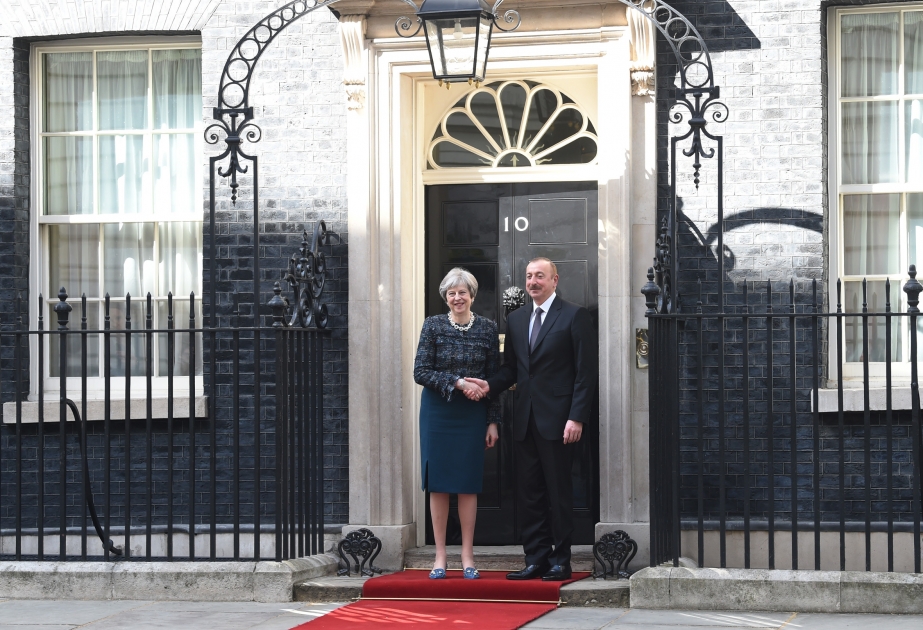 الرئيس إلهام علييف يلتقي برئيسة الوزراء البريطانية ماي