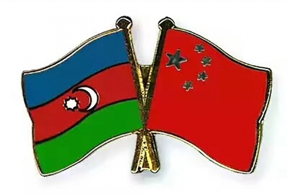 وزير الدفاع الأذربيجاني يزور الصين