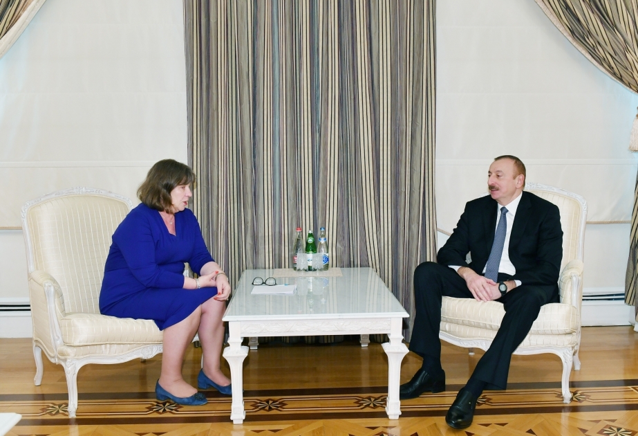 Präsident Ilham Aliyev empfängt EP-Referentin für Aserbaidschan VIDEO
