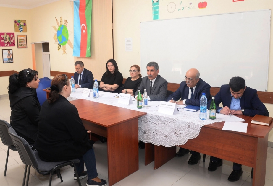İki rayon üzrə müəllim və valideynlərin müraciətləri dinlənilib