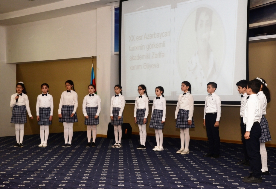 Bakıdakı 327 nömrəli məktəbdə akademik Zərifə Əliyevanın xatirəsi anılıb