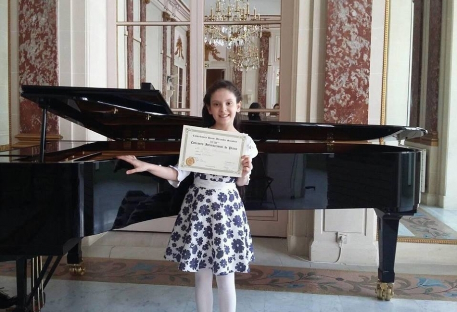 On yaşlı pianoçumuz beynəlxalq müsabiqələrdə birinci olub