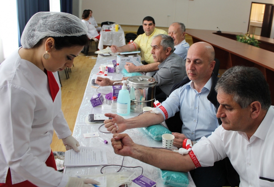 Ekologiya və Təbii Sərvətlər Nazirliyinin əməkdaşları qanvermə aksiyasında iştirak ediblər