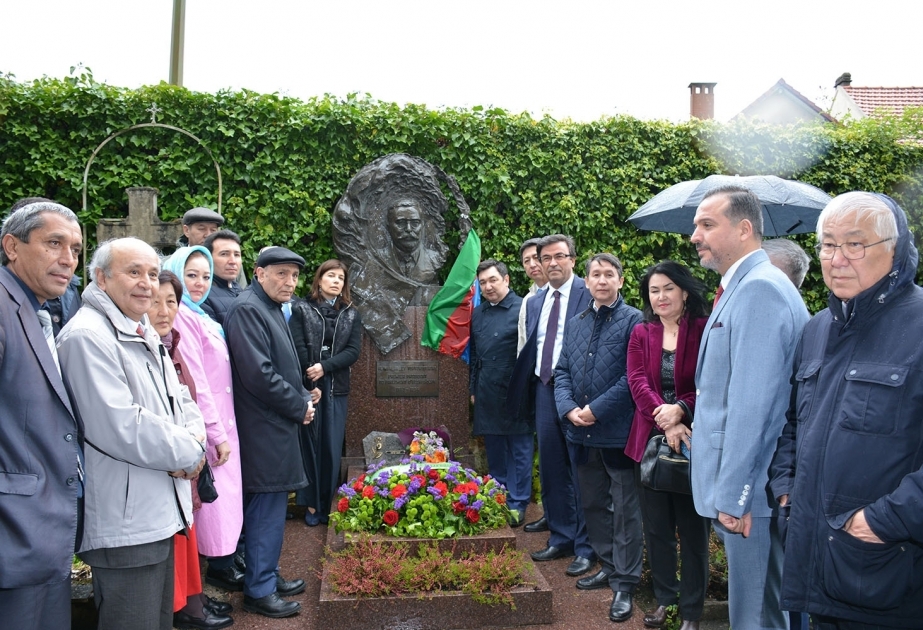 Parisdə Beynəlxalq Forumun iştirakçıları Əlimərdan bəy Topçubaşovun xatirəsini yad ediblər