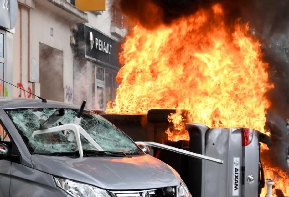 Parisdə nümayişçilərlə polis arasında toqquşma olub