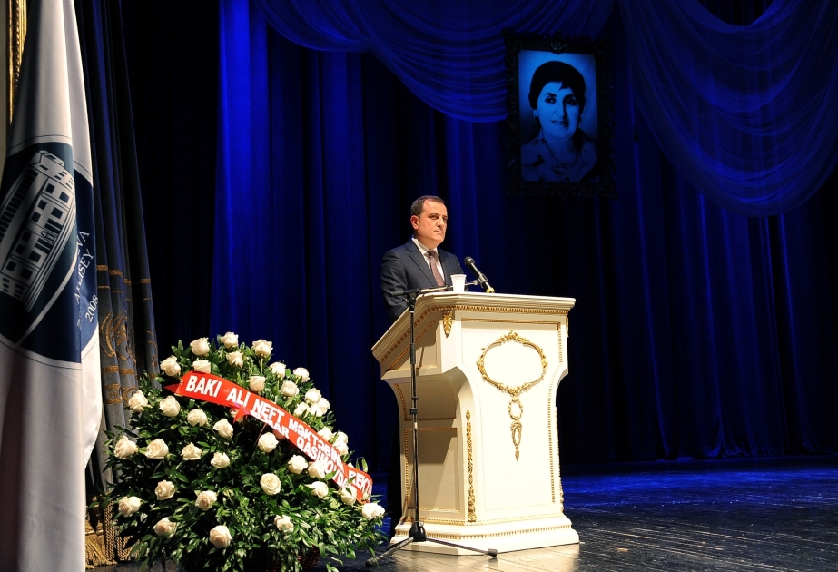Akademik Zərifə Əliyeva adına Lisey 10 yaşını qeyd edib