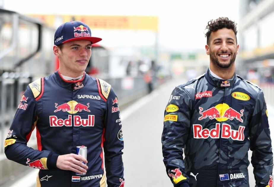 “Red Bull Racing”in pilotları Bakı trekində toqquşmaya görə komandanın bütün əməkdaşlarından üzr istəyəcəklər