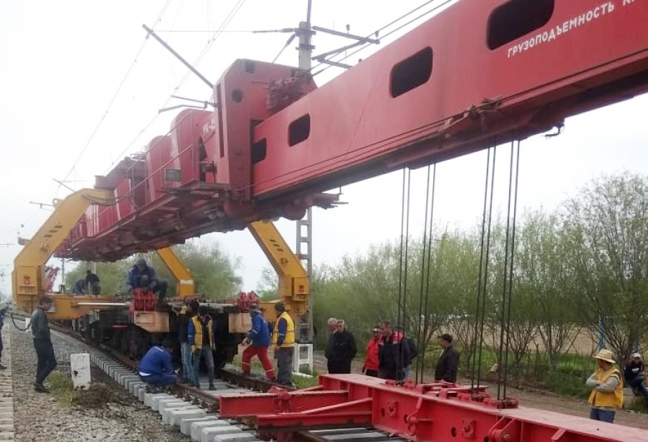Mingəçevir stansiyasında yeni yoldəyişənlər quraşdırılır