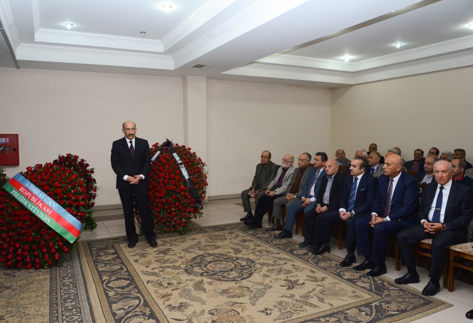 Xalq Rəssamı Tokay Məmmədov son mənzilə yola salınıb