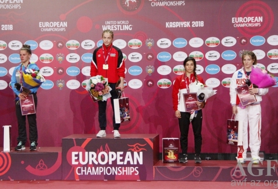 EM in Kaspijsk: Mariya Stadnik bezwingt ihre Gegnerin in 32 Sekunden im Finale