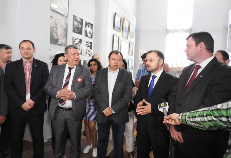 Ukraynanın İvano-Frankovsk şəhərində azərbaycanlı rəssamların sərgisi keçirilib