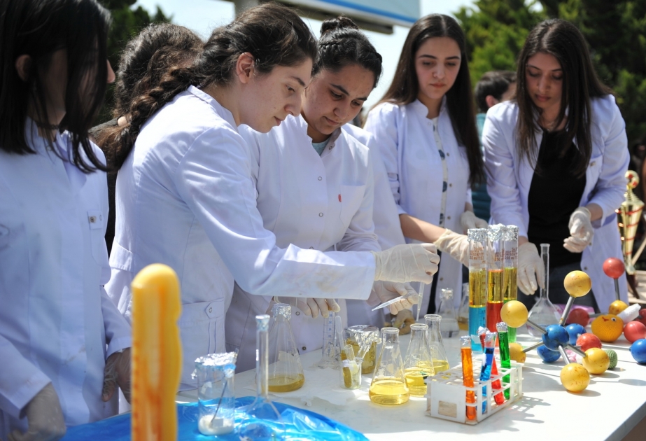 Bakı Mühəndislik Universitetində “Mənim universitetim” adlı bilik və yaradıcılıq günü keçirilib