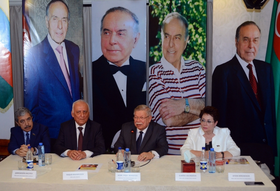 Ulu öndər Heydər Əliyev Teatr Xadimləri İttifaqında yad olunub