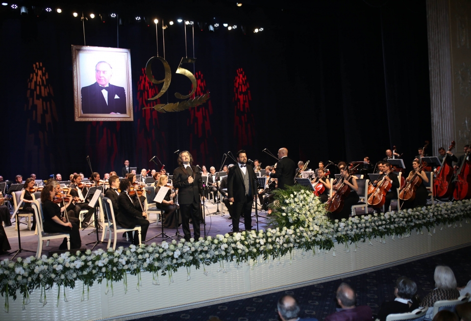 Türkiyənin Bursa Bölgə Dövlət Simfonik Orkestri Gəncədə möhtəşəm konsert proqramı ilə çıxış edib
