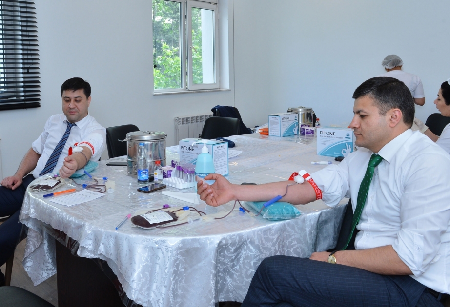 Təhsil işçiləri qanvermə aksiyasında