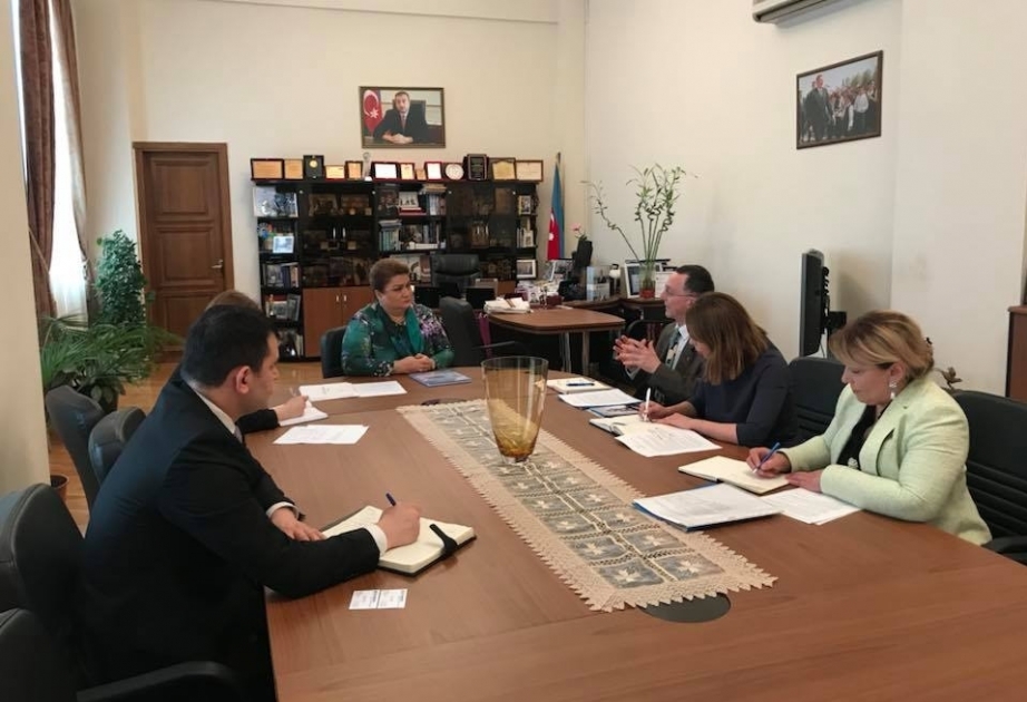 Qaçqın və məcburi köçkün qadınların məşğulluq probleminin həlli məsələsinə dair müzakirələr aparılıb