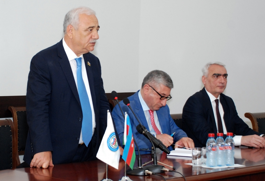 Ümummilli Liderin əziz xatirəsi Azərbaycan Həmkarlar İttifaqları Konfederasiyasında anılıb