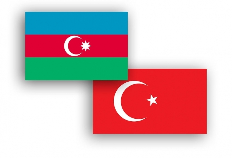 Aserbaidschans Verteidigungsminister besucht Türkei