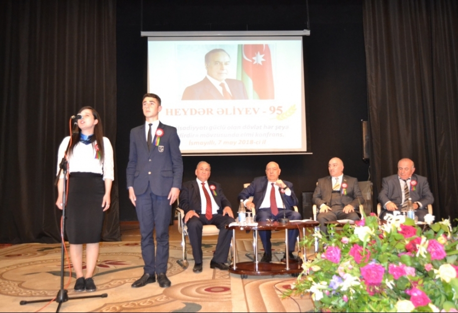 İqtisadiyyatı güclü olan dövlət hər şeyə qadirdir