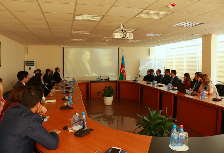 İqtisadi İslahatların Təhlili və Kommunikasiya Mərkəzində ulu öndər Heydər Əliyev anılıb