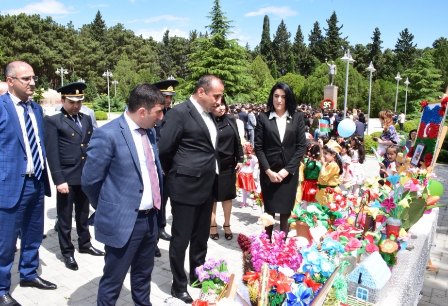 Ulu Öndəri yad edərkən: Daim parlayan Günəş