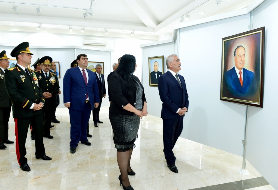 Открылась художественная выставка, посвященная общенациональному лидеру Гейдару Алиеву