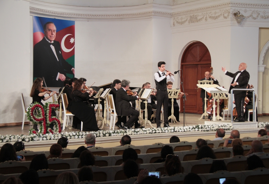 Ümummilli Liderin anadan olmasının 95 illiyi Filarmoniyada konsert proqramı ilə qeyd olunub