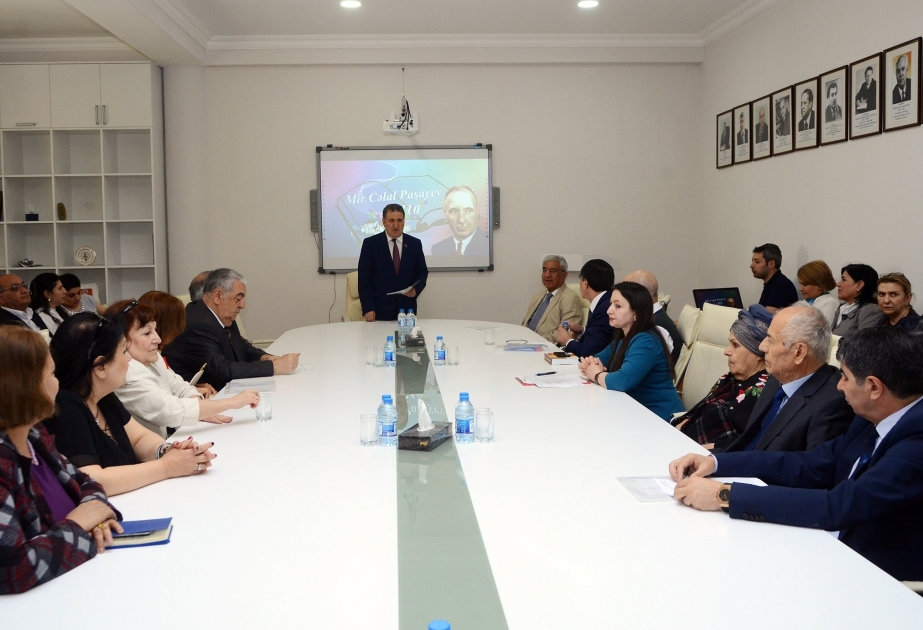 Mir Cəlal Paşayev Azərbaycan ədəbiyyatında dəstxəti ilə seçilən yazıçı, əsl elm fədaisi olub
