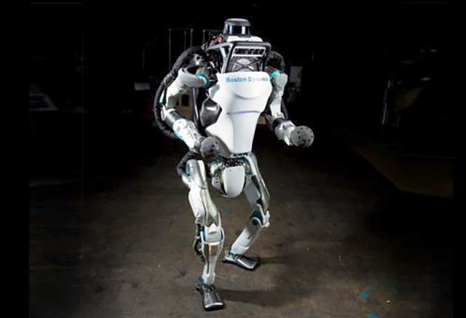Роботы Boston Dynamics умеют бегать и прыгать