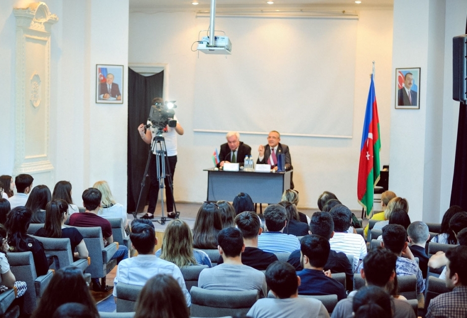 Latviyanın ölkəmizdəki səfiri Qərbi Kaspi Universitetində mühazirə oxuyub