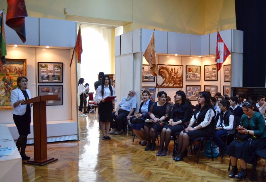 İstiqlal Muzeyində açıq dərs Xalq Cümhuriyyətinin 100 illiyinə həsr olunub