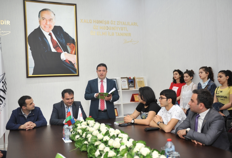 “İdeal müəllim” kitabının təqdimatı keçirilib