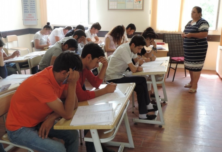 Şimal bölgəsindən olan 1539 abituriyent Xaçmaz şəhərindəki üç təhsil müəssisəsində imtahan verib