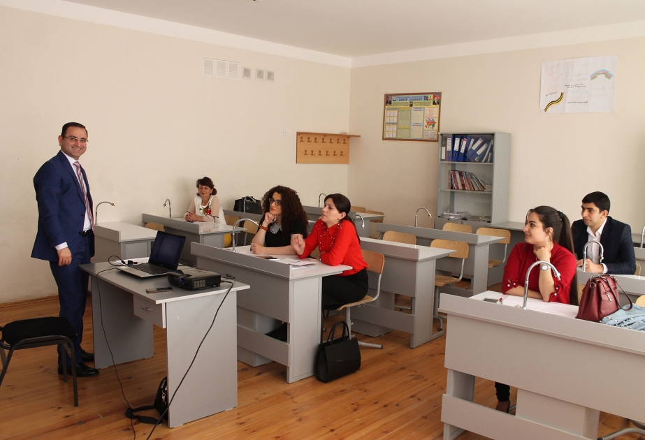 Xaçmazda müəllim və metodistlər Dövlət İmtahan Mərkəzinin hazırlıq kurslarına cəlb ediliblər