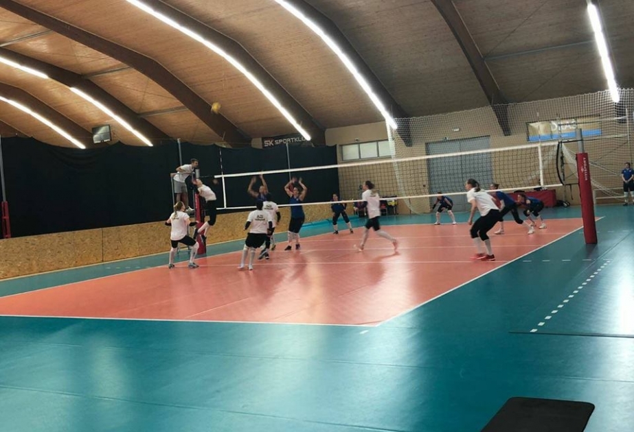 Voleybolçularımız Slovakiya yığmasına qalib gəliblər