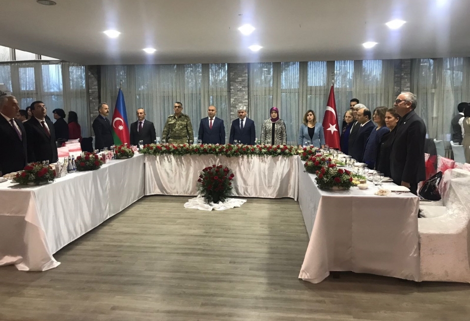 Qarsdakı yubiley mərasimində Cümhuriyyətimizin tarixi və ulu öndər Heydər Əliyevin siyasi nailiyyətləri iftixarla yad olunub
