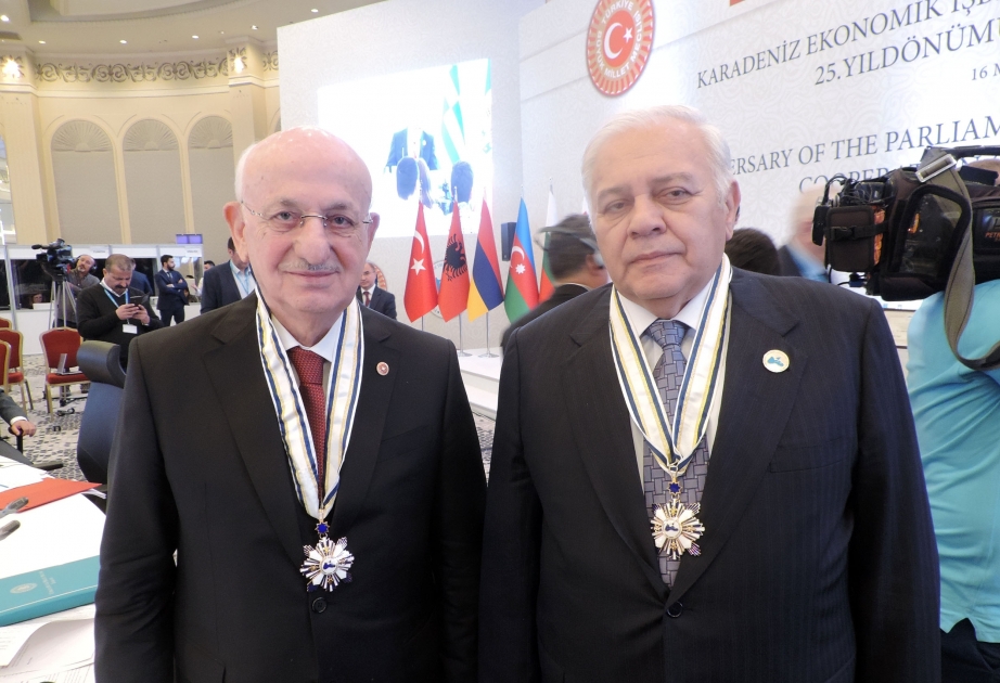 Azərbaycan və Türkiyə parlamentlərinin sədrləri “Şərəf” medalı ilə təltif olunublar