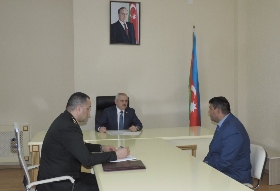 Səfərbərlik və Hərbi Xidmətə Çağırış üzrə Dövlət Xidmətinin rəisi Samuxda vətəndaşları qəbul edib