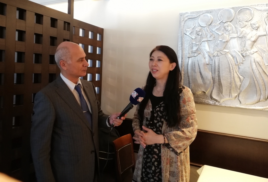 Yaponiyalı müğənni: Xalqınızın ümummilli lider Heydər Əliyevə böyük sevgisinin və hörmətinin şəxsən şahidi oldum
