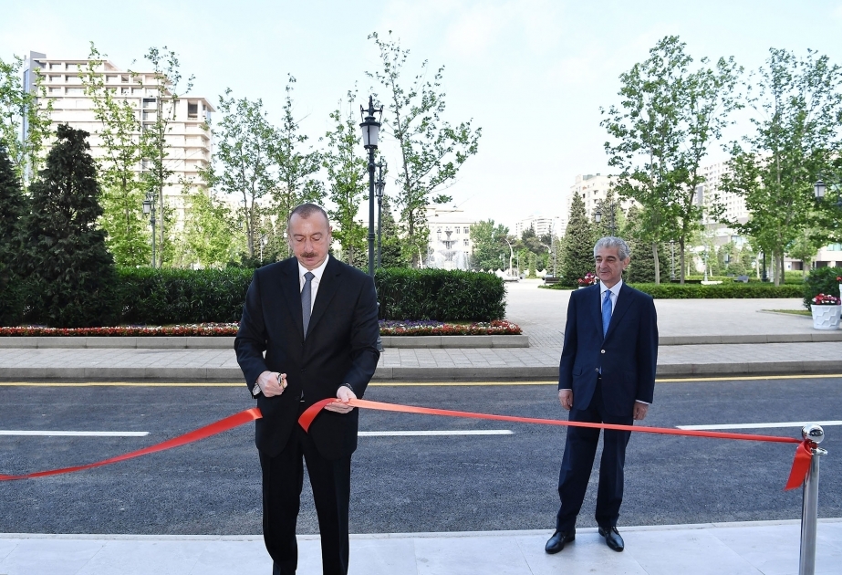 Prezident İlham Əliyev Yeni Azərbaycan Partiyasının yeni inzibati binasının açılışında iştirak edib YENİLƏNİB VİDEO