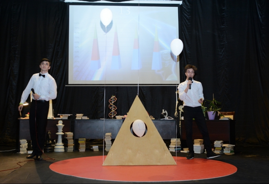 “II UNEC Science Slam” müsabiqəsinin qalibləri müəyyənləşib