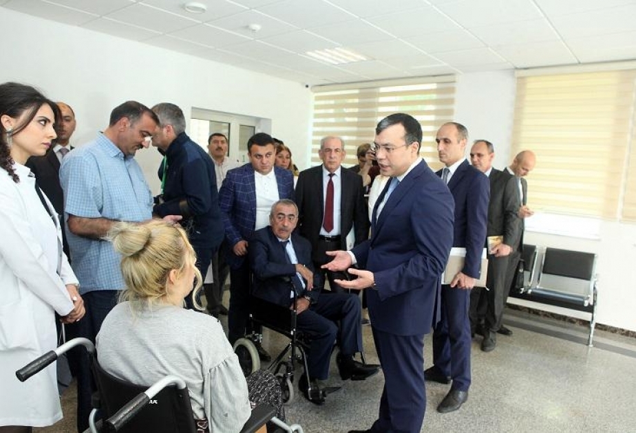 Əmək və əhalinin sosial müdafiəsi naziri bərpa-müalicə kursu keçən əlilliyi olan şəxslərlə görüşüb