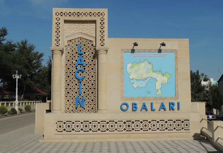 Laçınlı məcburi köçkünlər ilk dəfə olaraq ipəkqurdu bəsləyirlər