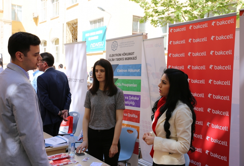 ® “Bakcell” Azərbaycan Dövlət Neft və Sənaye Universitetinin karyera sərgisinə qatılıb