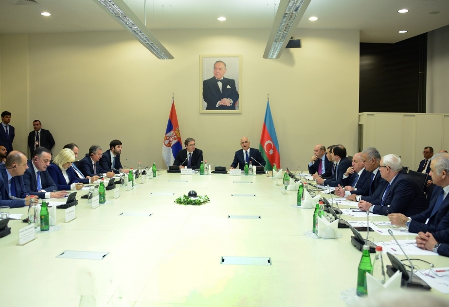 Une rencontre d’affaires azerbaïdjano-serbe tient à Bakou