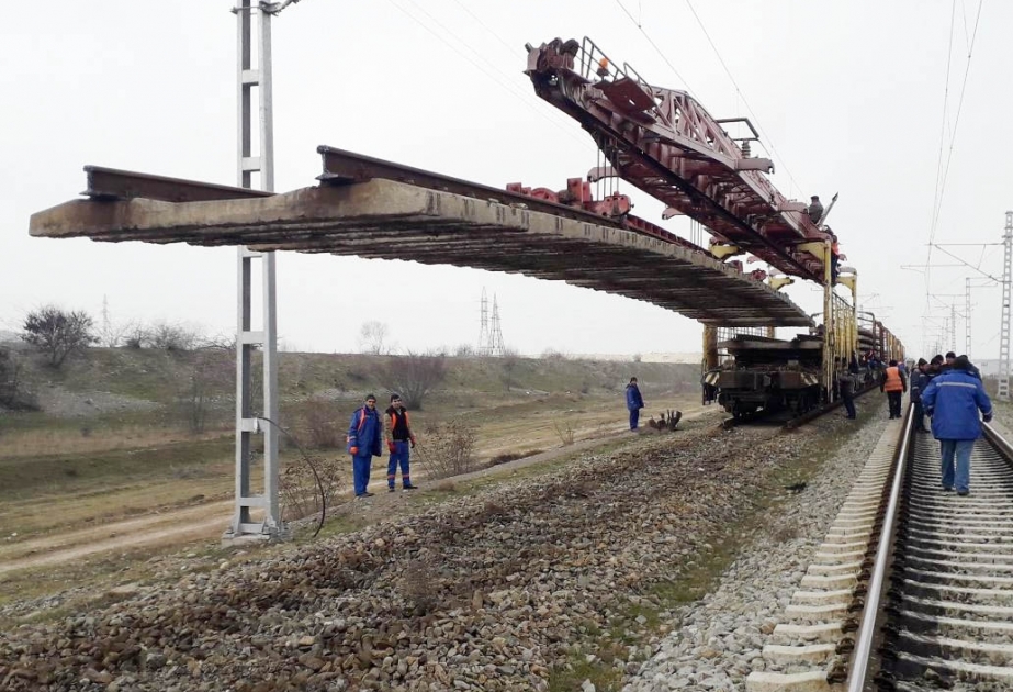 Dəmir yolunun Dəllər stansiyasının 2,2 kilometrlik baş yollarının əsaslı təmirinə başlanılıb