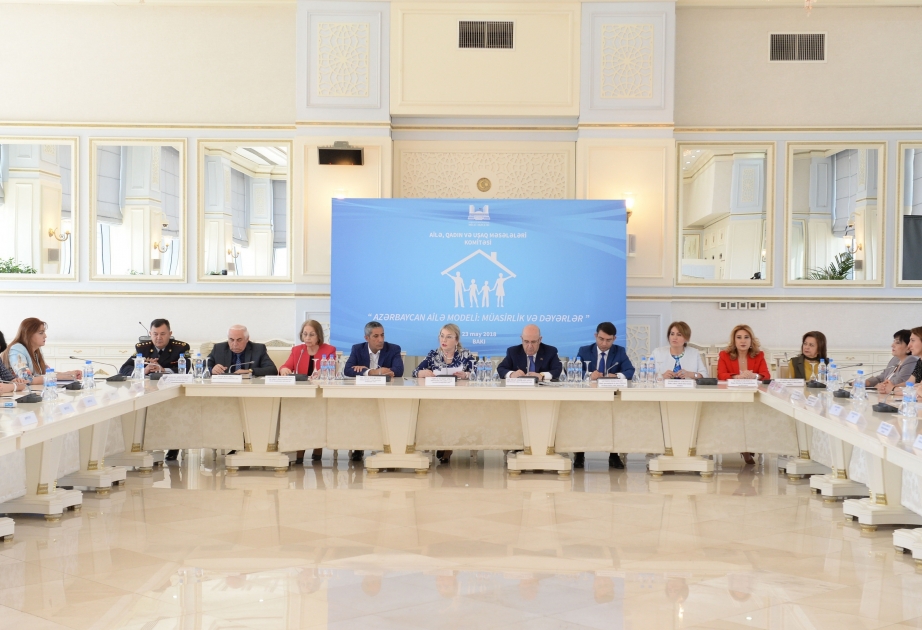 Milli Məclisdə “Azərbaycan ailə modeli: müasirlik və dəyərlər” mövzusunda tədbir keçirilir  VİDEO