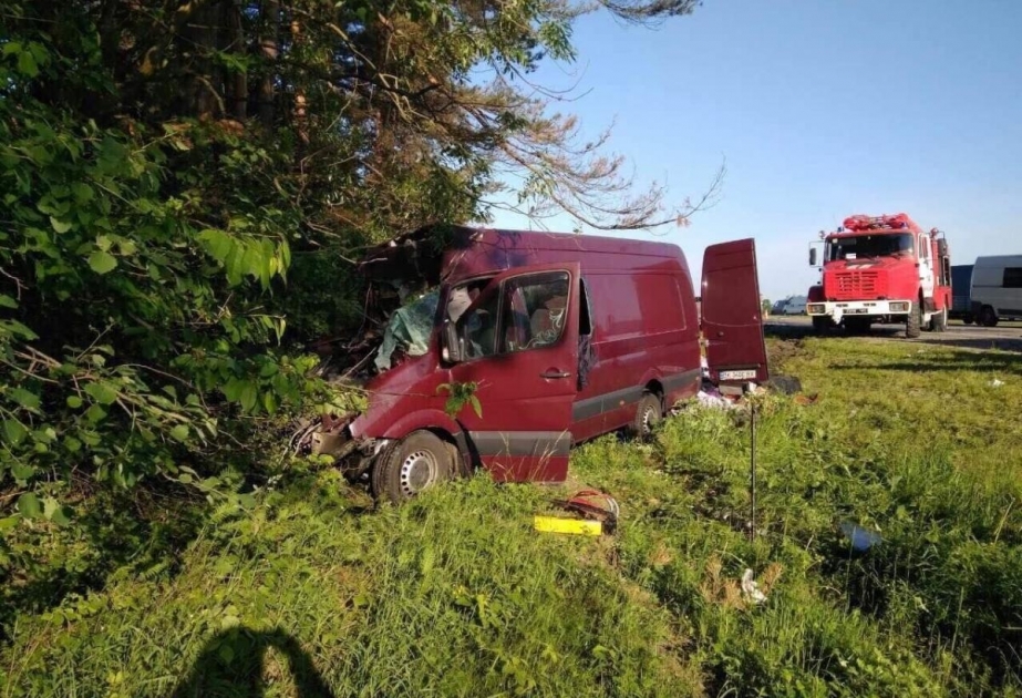 Lvovda mikroavtobus yük avtomobili ilə toqquşub: azı 6 nəfər ölüb