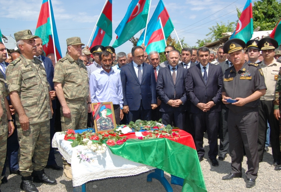 Şəhid əsgərin təltif olunduğu “Şücaətə görə” medalı ailəsinə təqdim edilib  VİDEO