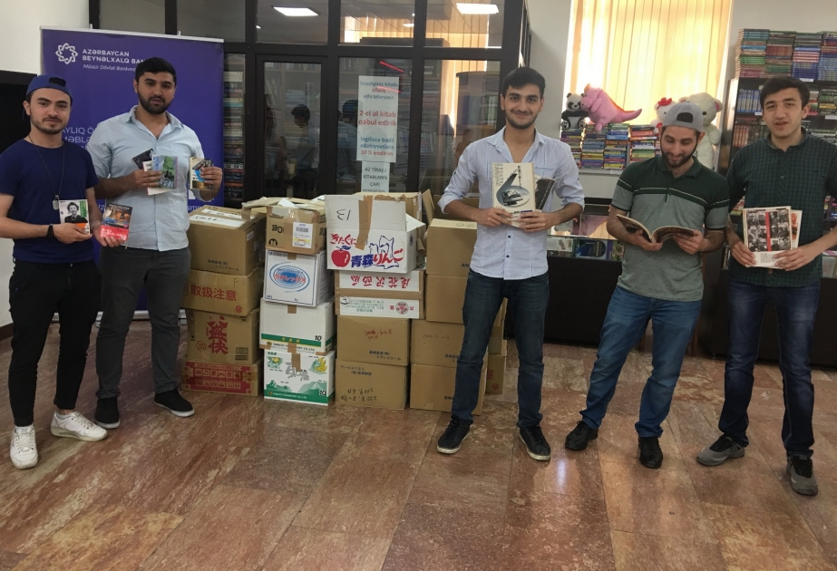 Azərbaycan Dillər Universitetinin kitabxanası yapon dilində kitablarla zənginləşir